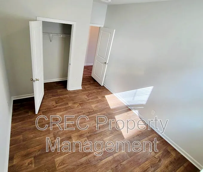 817 Lilyford Ln — Photo 13