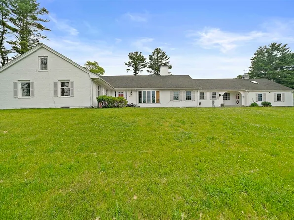 8 Conway Ln, Foxboro, MA 02035
