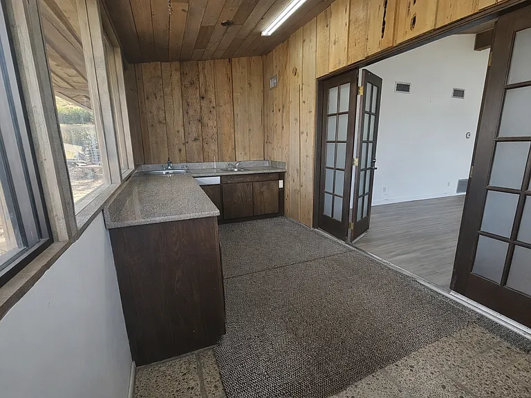 Lakeview Dr — Photo 20