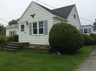 275 Oliphant Ln, Middletown, RI 02842