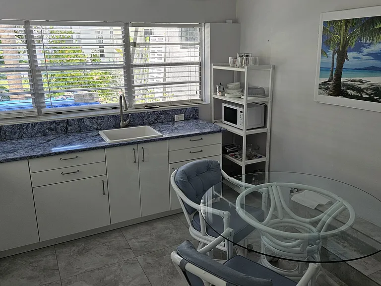 1616 SW 21st St — Photo 5