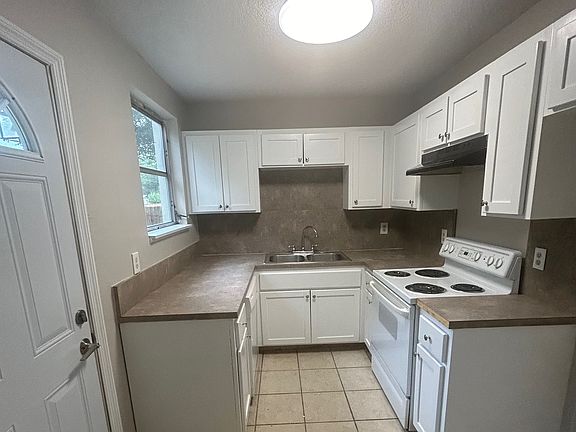 2nd image of 355 Woodside Dr