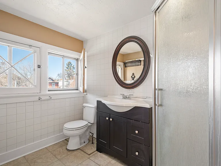 2615 E 12th Ave #UPSTAIRS — Photo 20