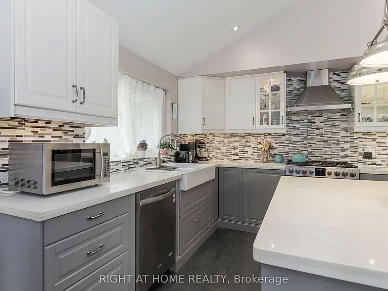 60 Brookridge Dr — Photo 5