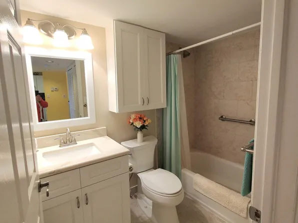 5167 N Highway A1a #402, Hutchinson Island, FL 34949