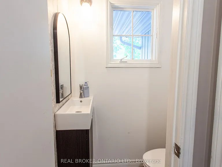 1880 Glen Oak Ln — Photo 12