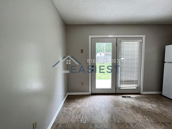 5th image of 422 Lee Dr
