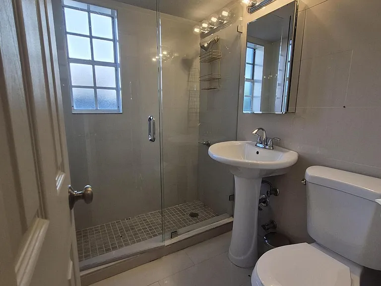 1007 SE 2nd Ct #1 — Photo 8