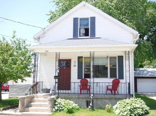 914 S 23rd St, Manitowoc, WI 54220