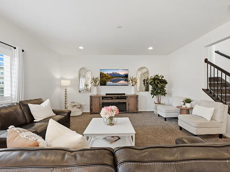 8258 Sprague Way — Photo 3