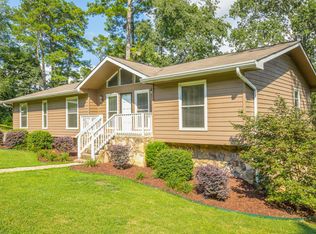 1914 Crystal Lake Ln, Hixson, TN 37343