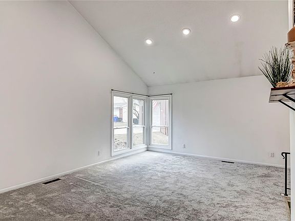 5th image of 2065 Friel Ct