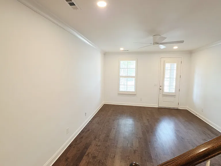 1623 Hampshire Pl — Photo 5