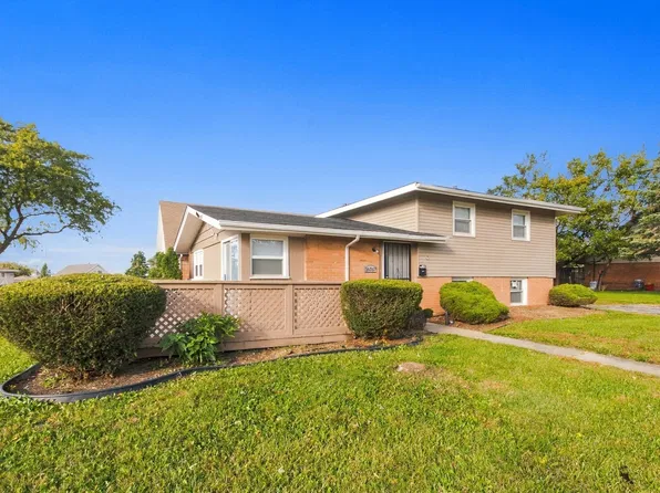 16767 Sunset Ridge Dr, Country Club Hills, IL 60478