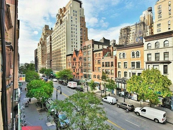 3rd image of 226 W 72nd St APT 2A