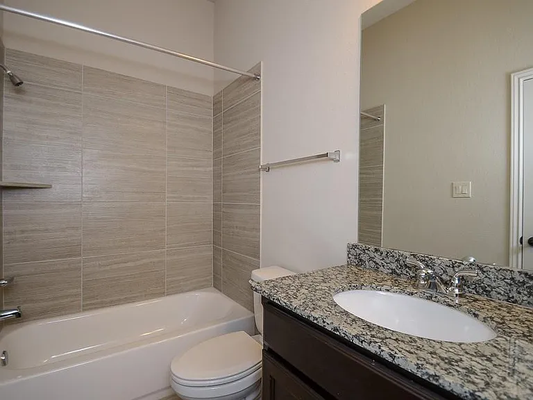 1326 Watercrest Park Ln — Photo 23