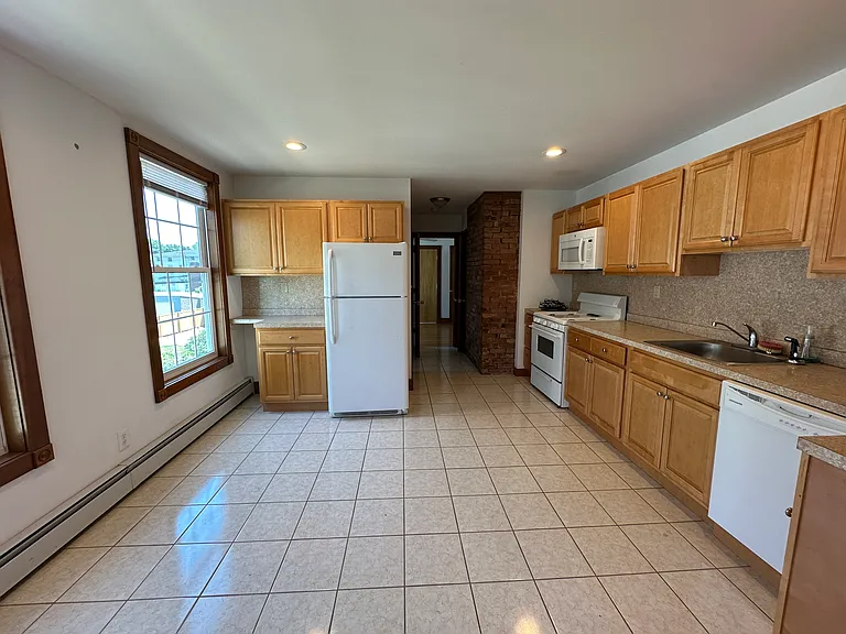 120 Bishop St #1C — Photo 2