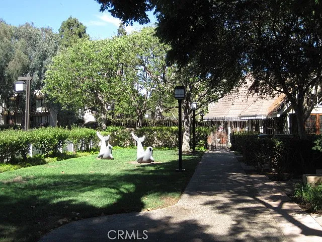 2577 Plaza Del Amo — Photo 19