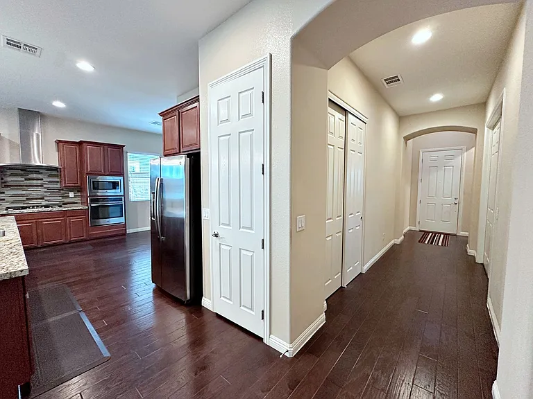 71 Newton Ridge Way — Photo 6