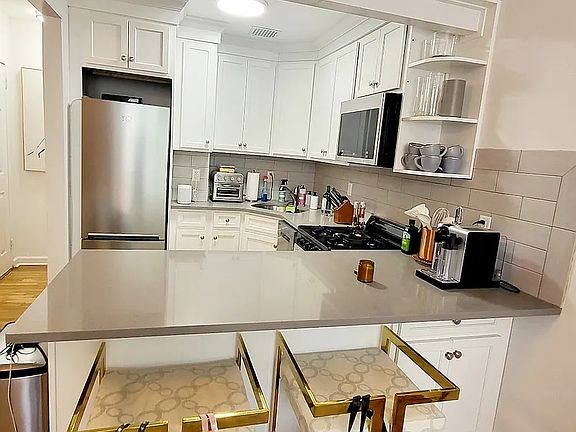 4th image of 148 W 75th St #2F