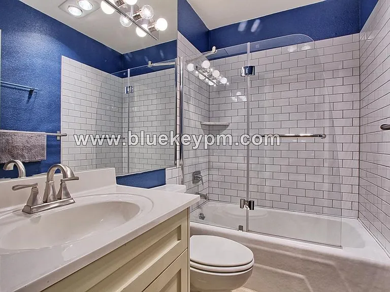 1320 SW Hall St #102 — Photo 10