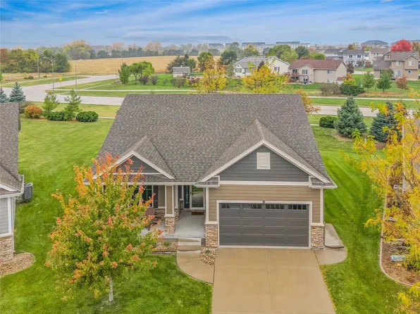 9146 Canyon St, West Des Moines, IA 50266