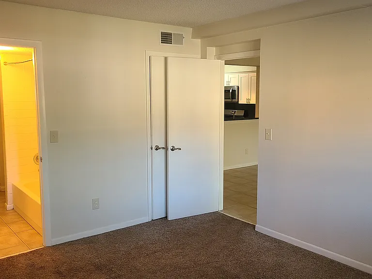 Casa Del Sol Cir — Photo 8