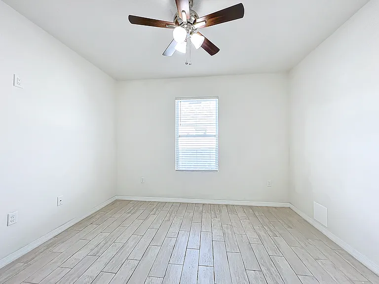106 Saint Thomas Dr — Photo 15