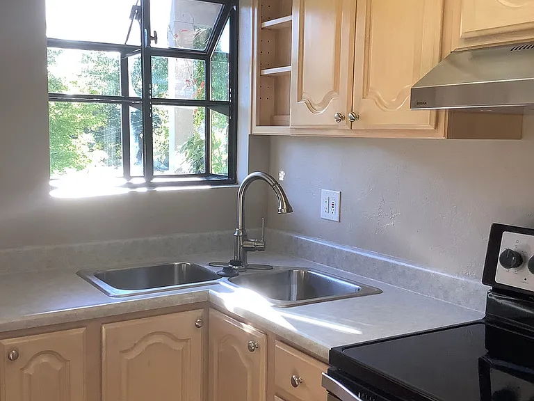 495 Chestnut St #3 — Photo 6
