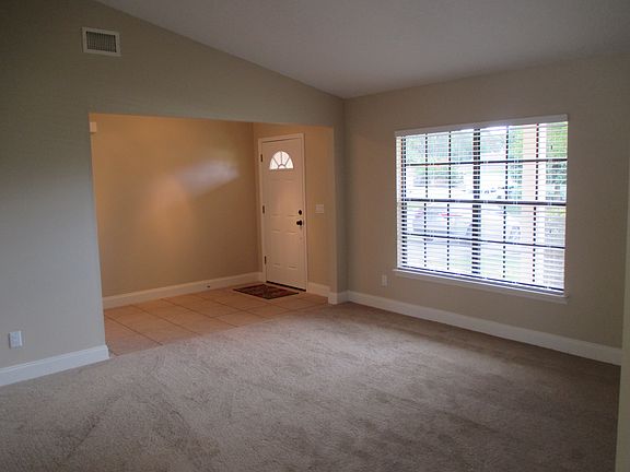 2nd image of 806 Glendale Ave NW