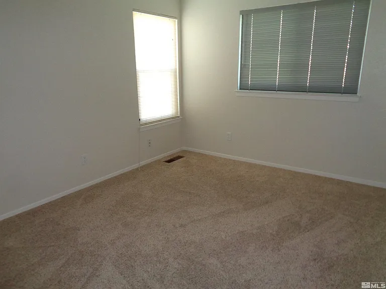 1785 Shamrock Cir — Photo 8