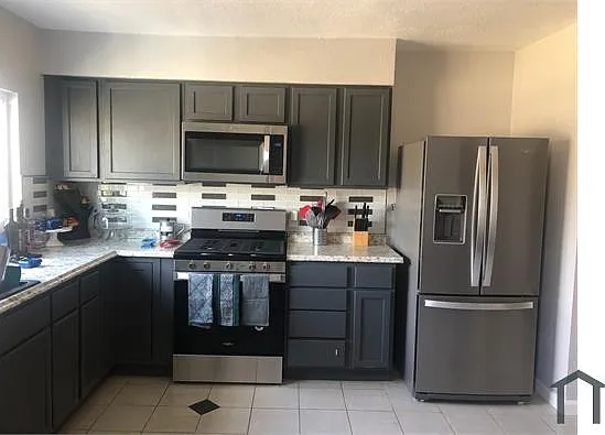 313 Hillcrest St — Photo 1