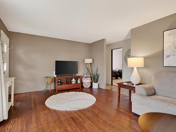 2nd image of 1841 CHESTNUT STREET