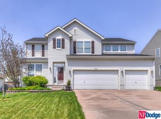 1808 Ranch Dr, Papillion, NE 68046