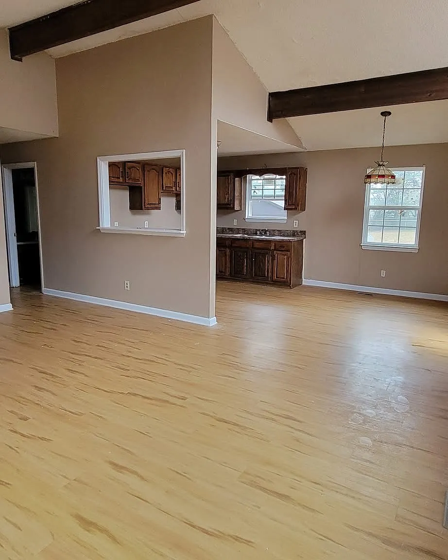 3 bed, 1040 sqft, $1,595 — Photo 3