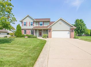 5900 Greenway Ln, Racine, WI 53406