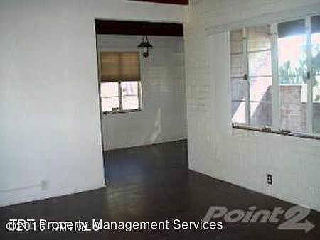 4th image of 2911 E Waverly St