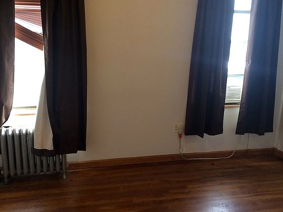3rd image of 2143 27th St APT A4