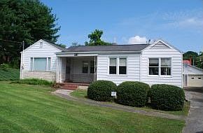 2nd image of 319 Grande Avenue Ext