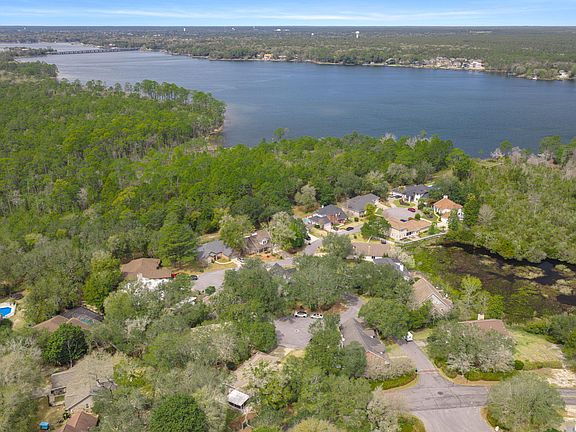 3rd image of 1708 Ashview Cv