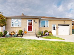 38 Helenbrook Ln, Depew, NY 14043