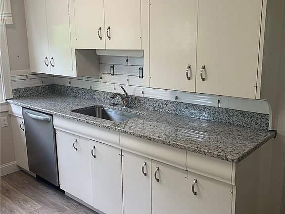 4th image of 3448 Lynnfield Rd
