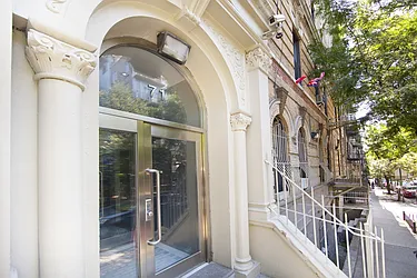 961 Columbus Avenue in Manhattan Valley
