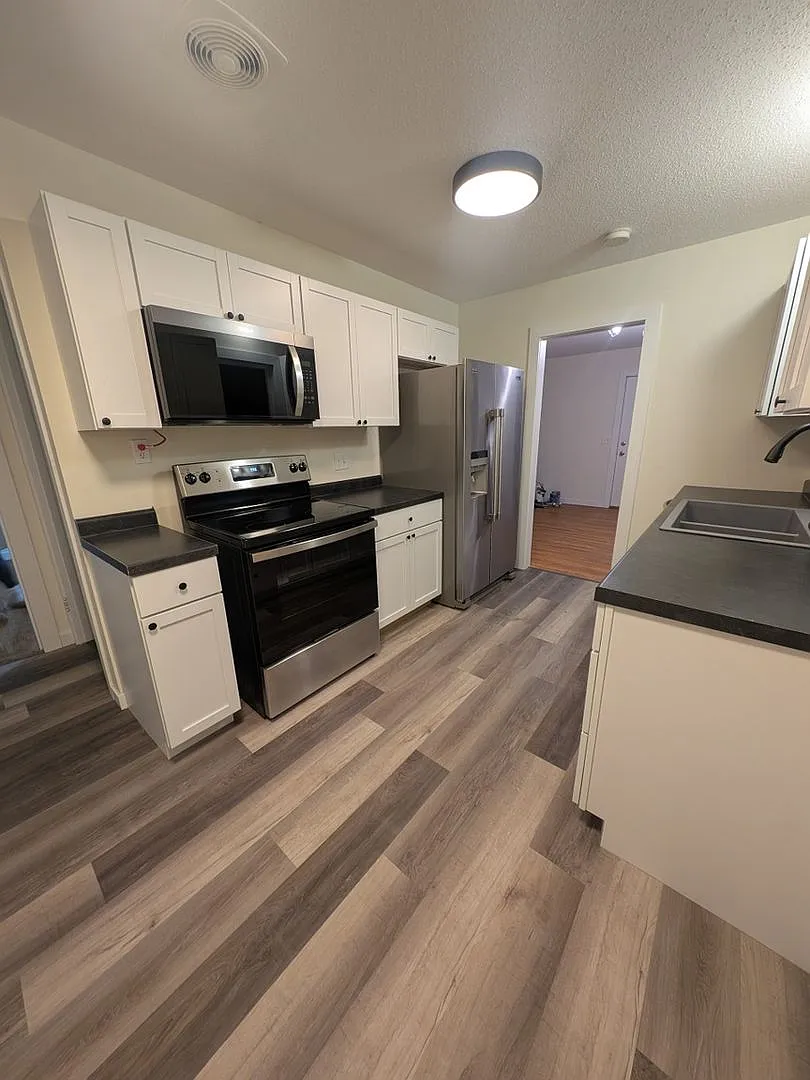 Spacious 5BR House in Bloomington — Photo 2