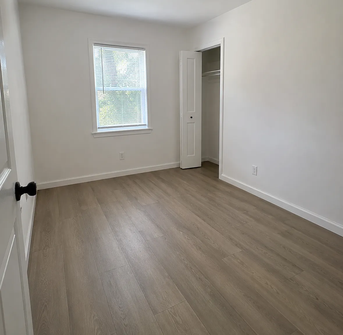 1 bed, $705 — Photo 1