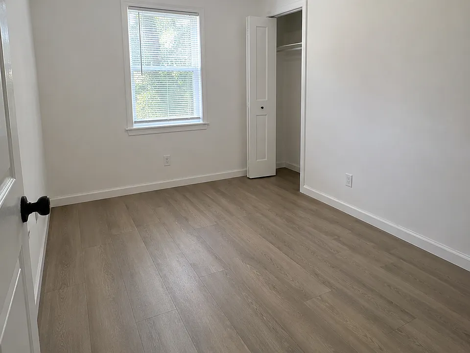 125 W Park Ave #10