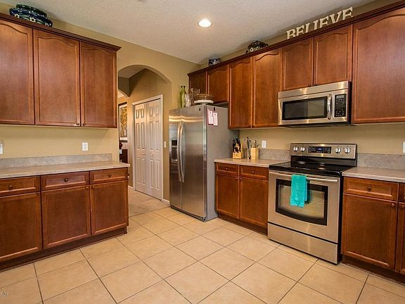 3rd image of 1616 Calabria Ct