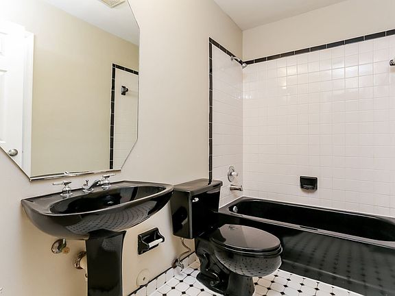 7b402f4e-4c48-470f-b7dd-4aca1fcb2889-w_1500-h_1000