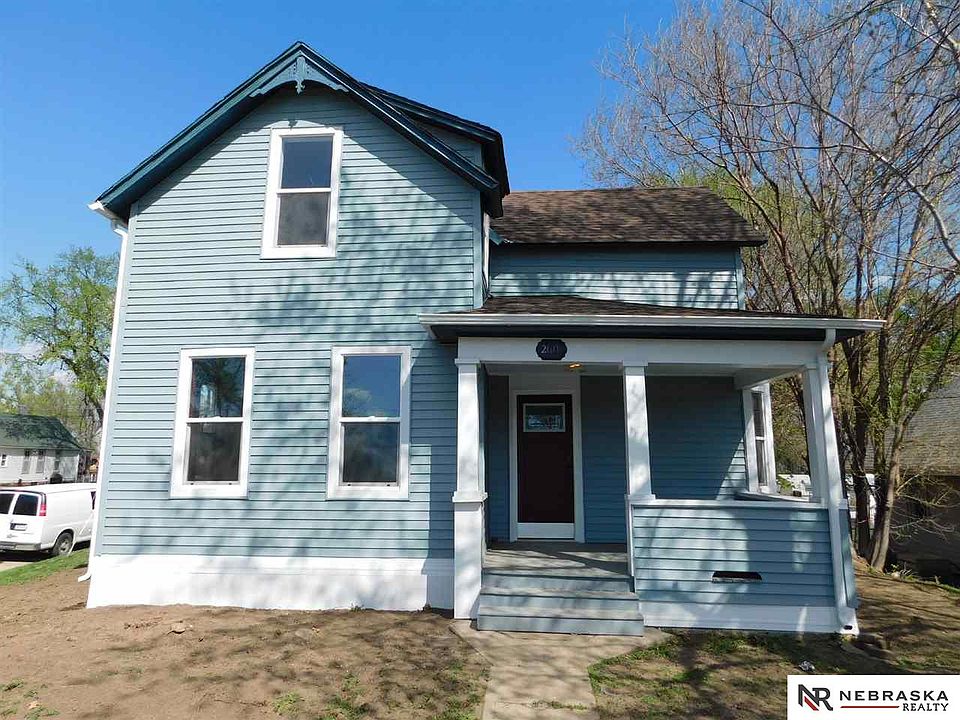 1st image of 2601 S 32nd Ave