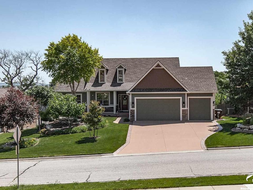 704 N Blazing Star Dr Lawrence, KS listing photo #1